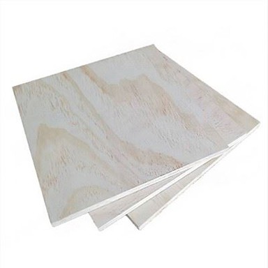 Contreplaqué de pin